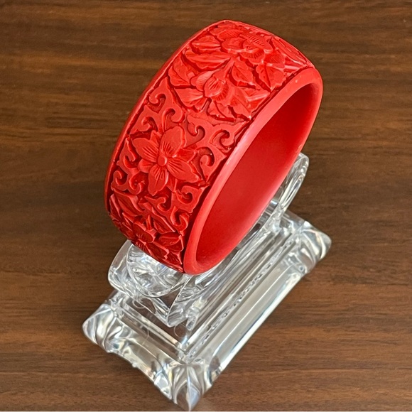 Faux cinnabar Bangle. - Picture 9 of 10